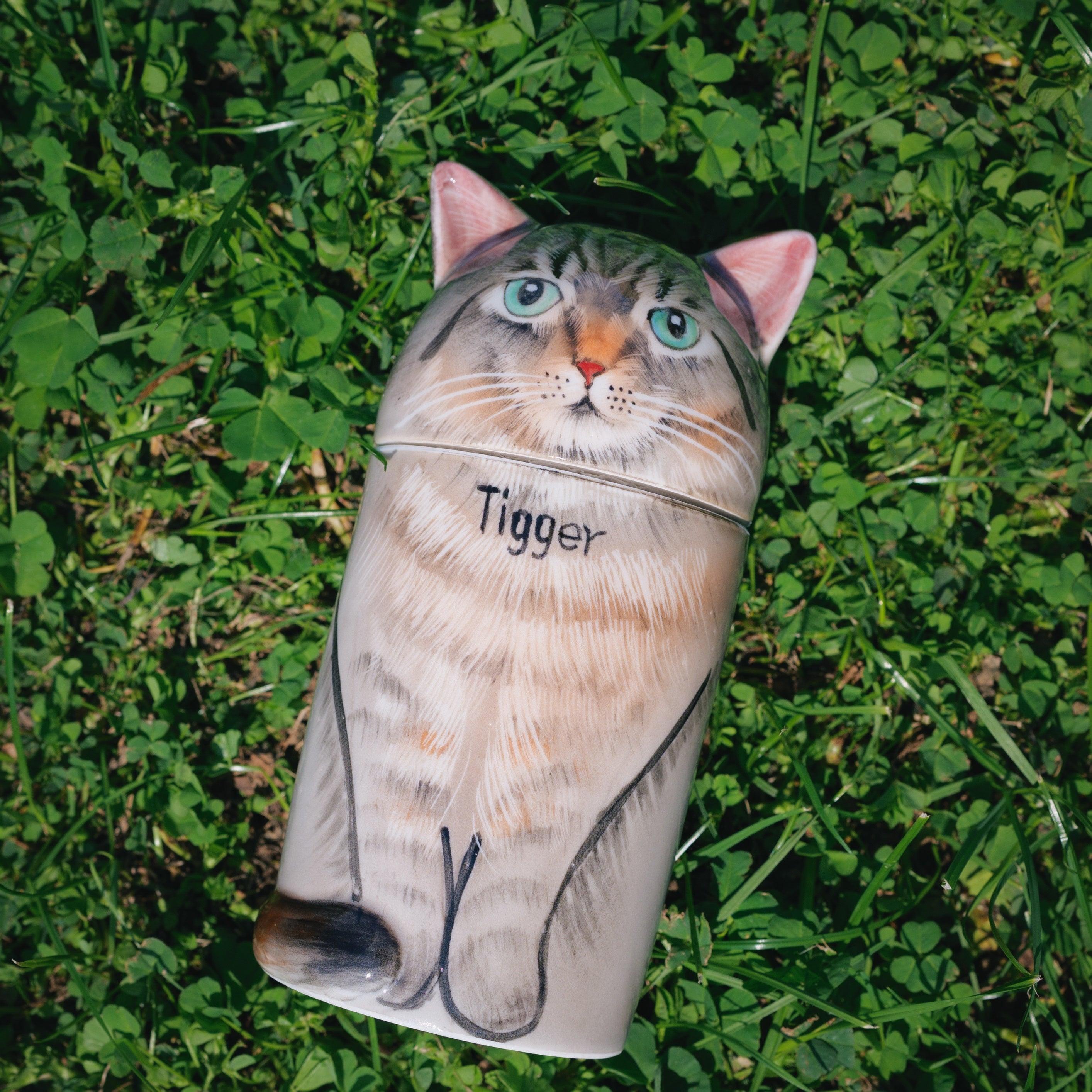 Pet urn, pet urn customization, ceramic urn